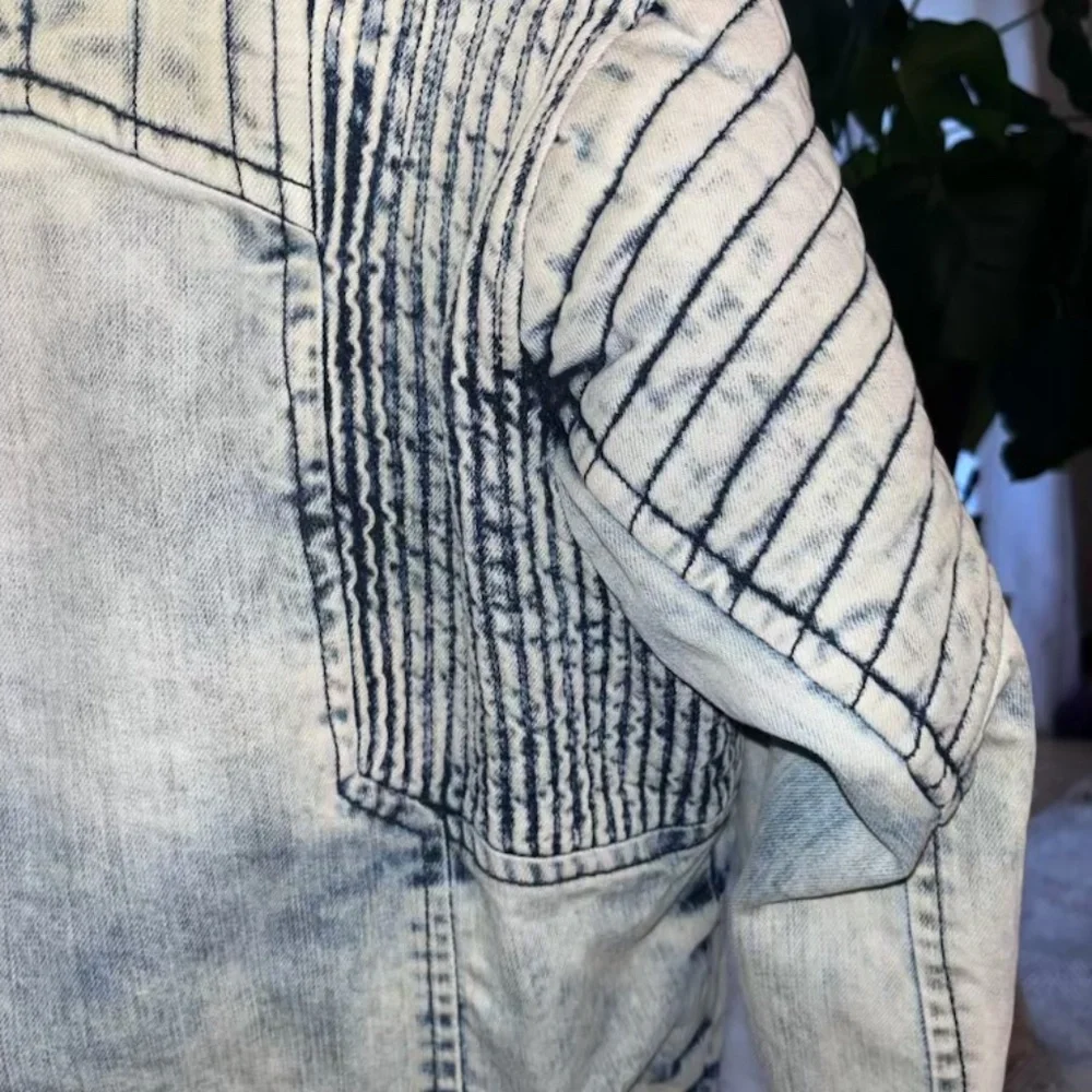 L.A.B - Picture 8 of 10